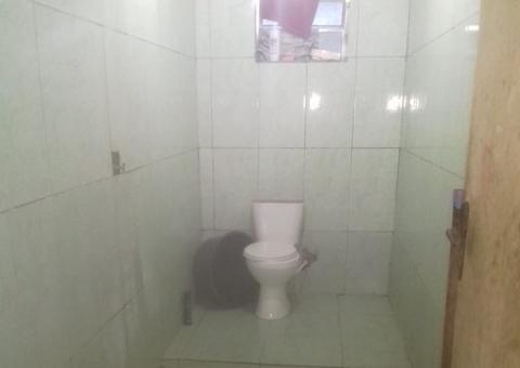 Jovem estupra a própria irmã de 8 anos no banheiro de casa