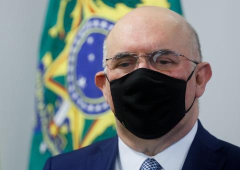Milton Ribeiro, ministro da Educação, diz que está com Covid-19