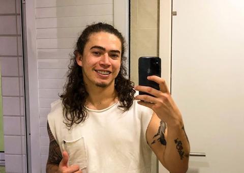 Whindersson Nunes ironiza sobre flagra com affair e fãs apontam: ‘Simaria?’