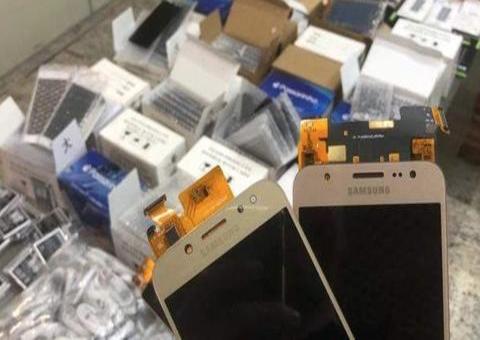 Acessórios para celular e tênis de marca são apreendidos no Aeroporto de Manaus 