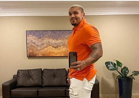 Perfil de Naldo Benny é hackeado e fotos nuas são expostas