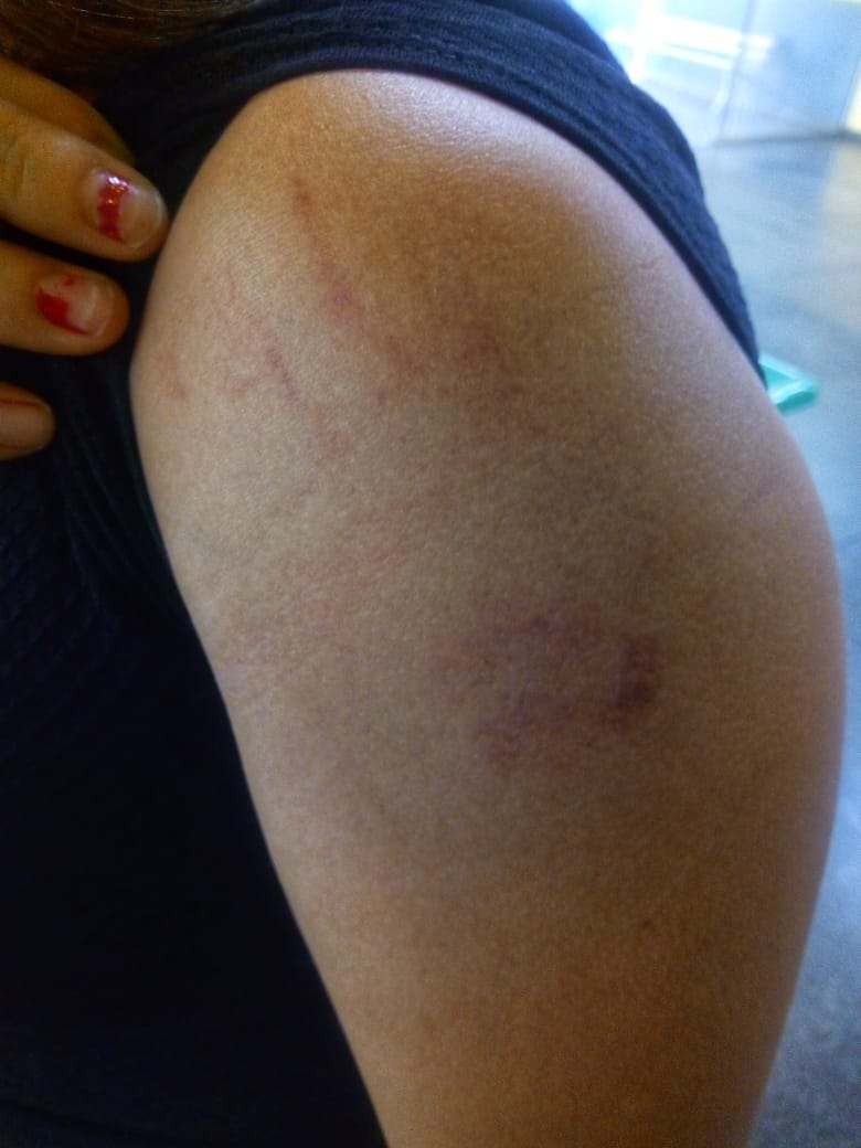 Homem espanca companheira na frente da filha em Manaus 