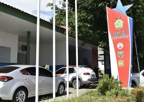 Irmãos são presos com drogas e R$ 2,7 mil na zona Norte 