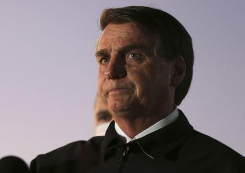 Bolsonaro faz novo teste de covid-19 e aguarda resultado