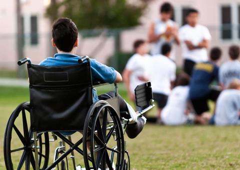 Carteira da Pessoa com Deficiência tem que sair do papel, cobra deputado