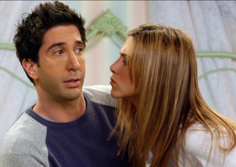 David Schwimmer, da série 'Friends', responde se Ross e Rachel estavam dando um tempo