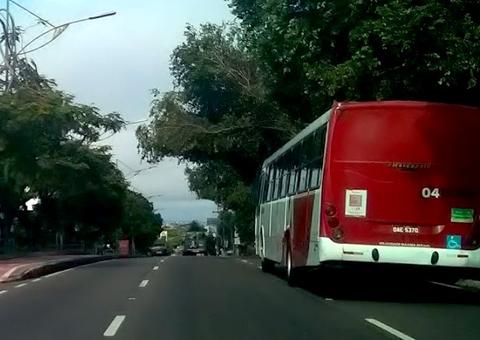 Frota envelhecida e demanda pela metade complicam transporte público em Manaus