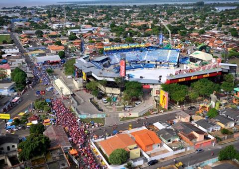 Estudo indica que Festival de Parintins em novembro é seguro se for apenas para população local 