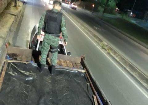 Homem que transportava madeira ilegal é preso em Manaus