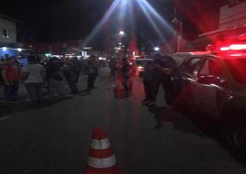 Homem é morto a tijoladas e pauladas após cometer assaltos em Manaus 