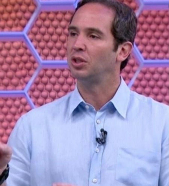 Caio Ribeiro diz que tem ‘fetiche por banana’ e vira piada na web