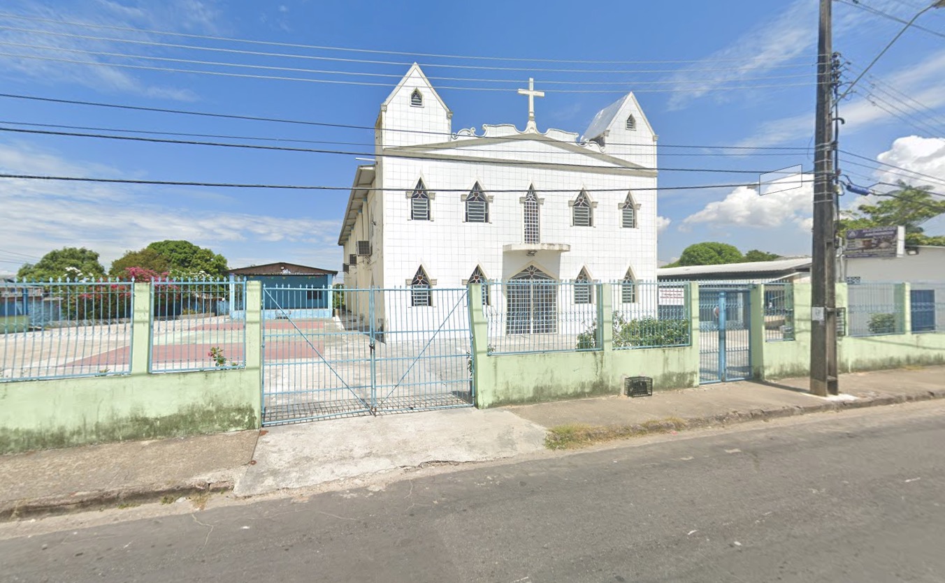 Bandidos invadem e roubam equipamentos de música de igreja em Manaus 