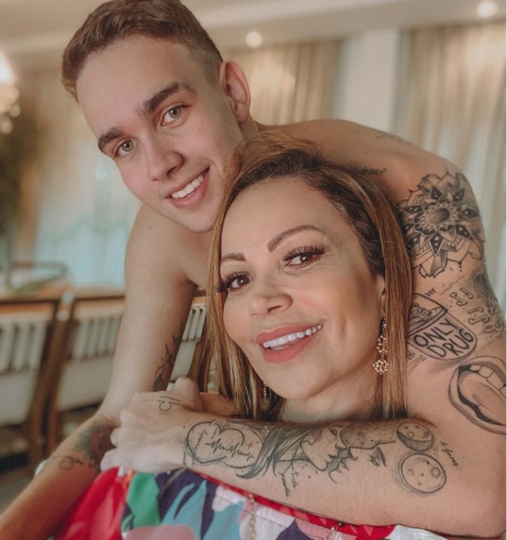 Filho de Solange Almeida perde 75kg e mostra antes e depois