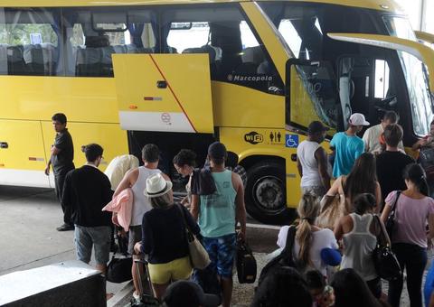 Projeto exige exame negativo de Covid-19 para embarque em aviões e ônibus interestaduais 