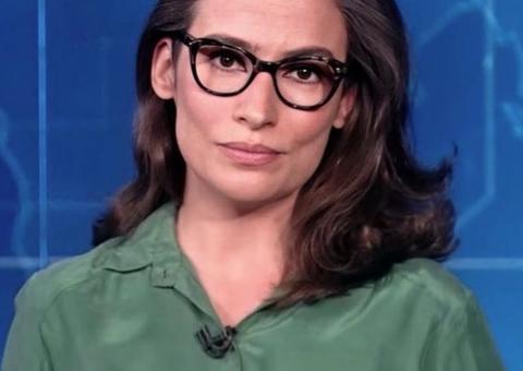 Renata Vasconcellos aceita desafio de seguidora e usa verde no Jornal Nacional
