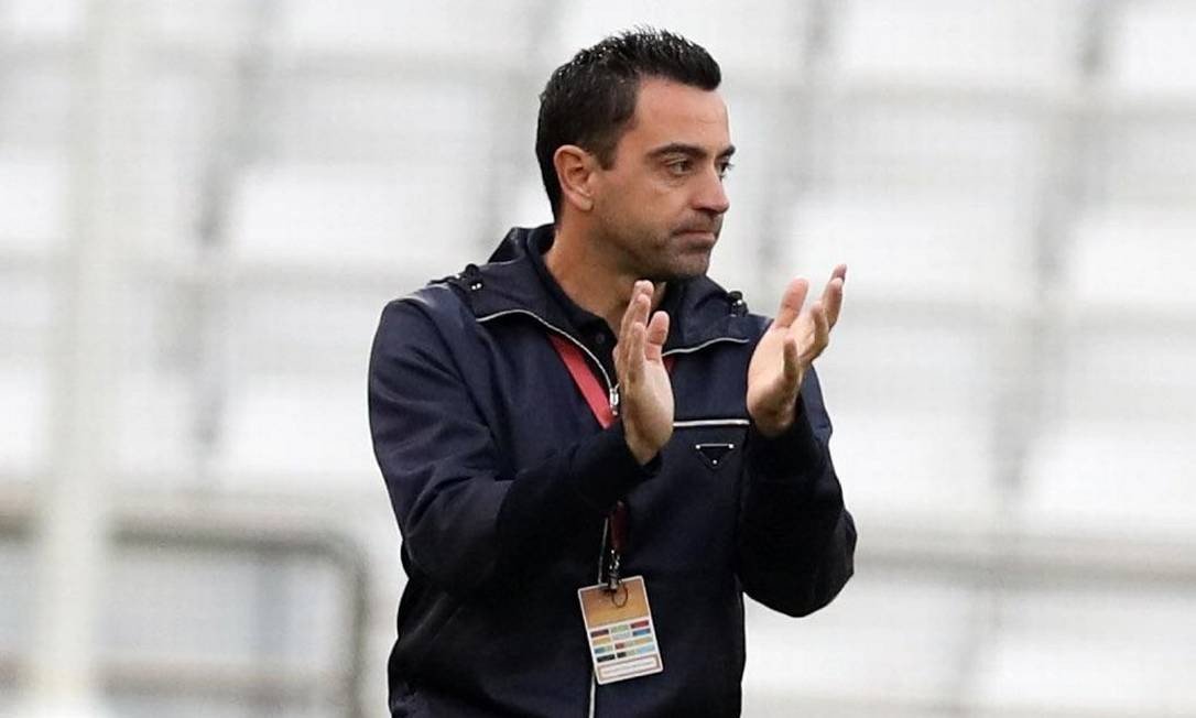 Xavi, ex-jogador do Barcelona, anuncia que está com coronavírus