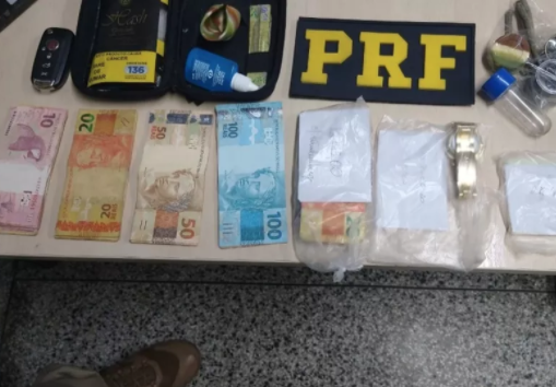 Assessor e funcionário de prefeitura são presos suspeitos de tráfico de drogas na BR-174