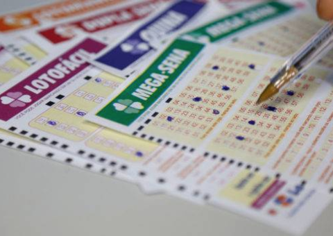 Mega-Sena sorteia quase R$ 3 milhões; veja dezenas