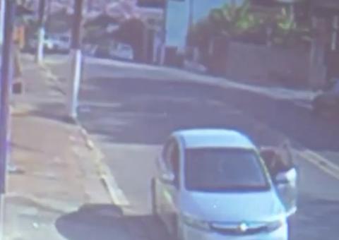 Vídeo: homem furta carro com bebê de 1 ano dentro do veículo