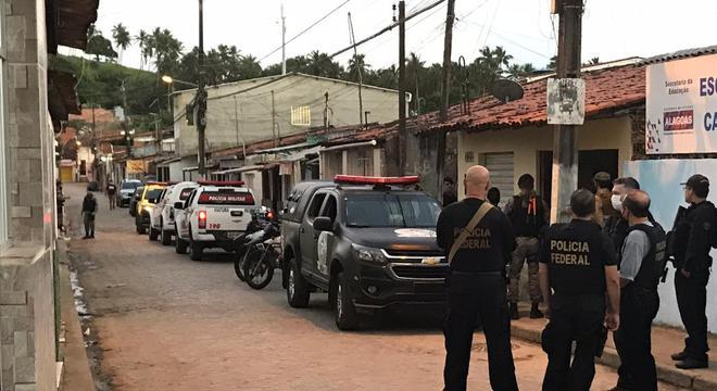 Megaoperação da PF cumpre 212 mandados contra membros do PCC em 11 estados