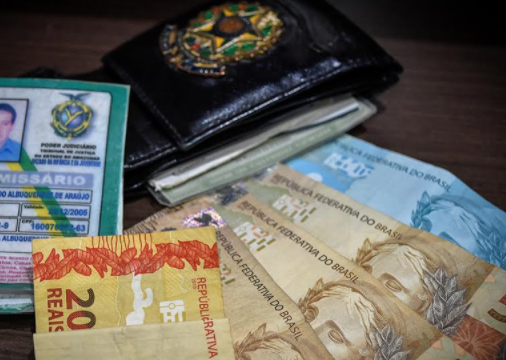 Falso funcionário do TJAM é flagrado vendendo RG irregular em Manaus