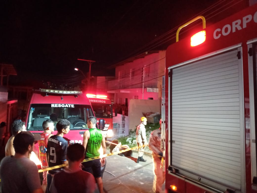 Famílias afetadas por incêndio em estância recebem assistência em Manaus