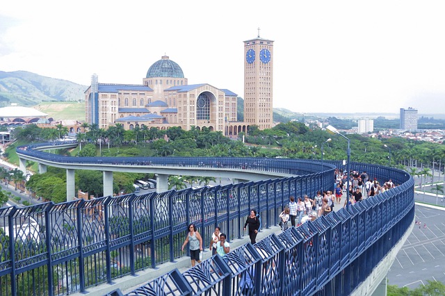 Santuário de Aparecida retoma missas com presença de fiéis