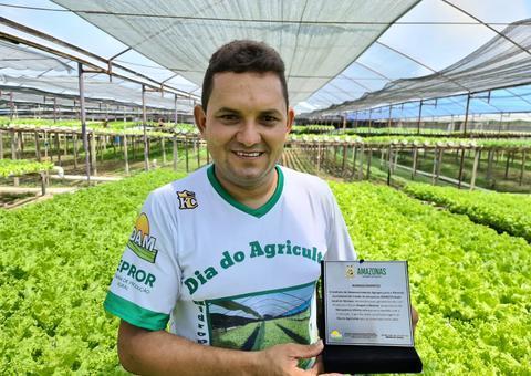 Agricultores são homenageados por se destacarem em produção no Amazonas