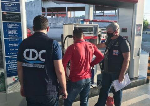 Procon verifica falhas em postos de combustíveis de Coari e Codajás