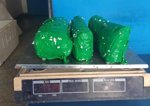 Tabletes de drogas são apreendidos em embarcação no Amazonas 