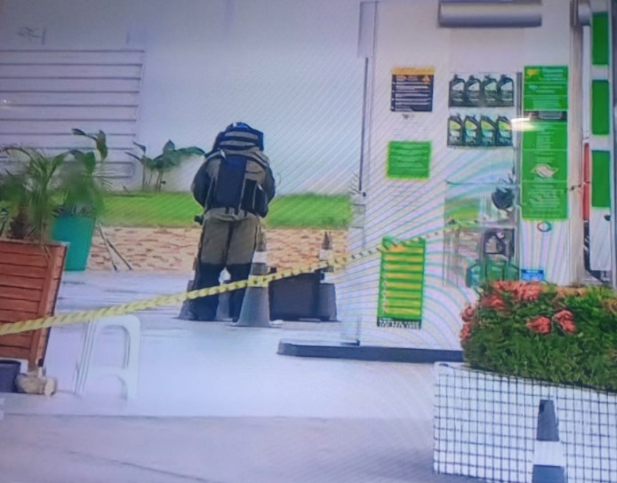 Grupo Marte desarma bomba deixada por criminosos em posto de combustíveis em Manaus
