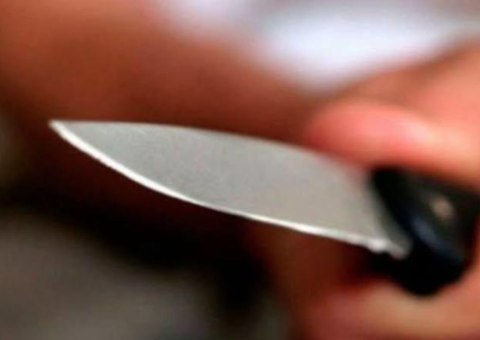 Homem mata amigo a facadas após ser excluído de triângulo amoroso