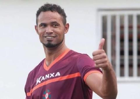 Técnica do Rio Branco se demite após clube contratar goleiro Bruno