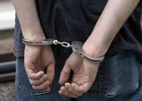 'Taradão' é preso ao ser flagrado se masturbando em ponto de ônibus em Manaus