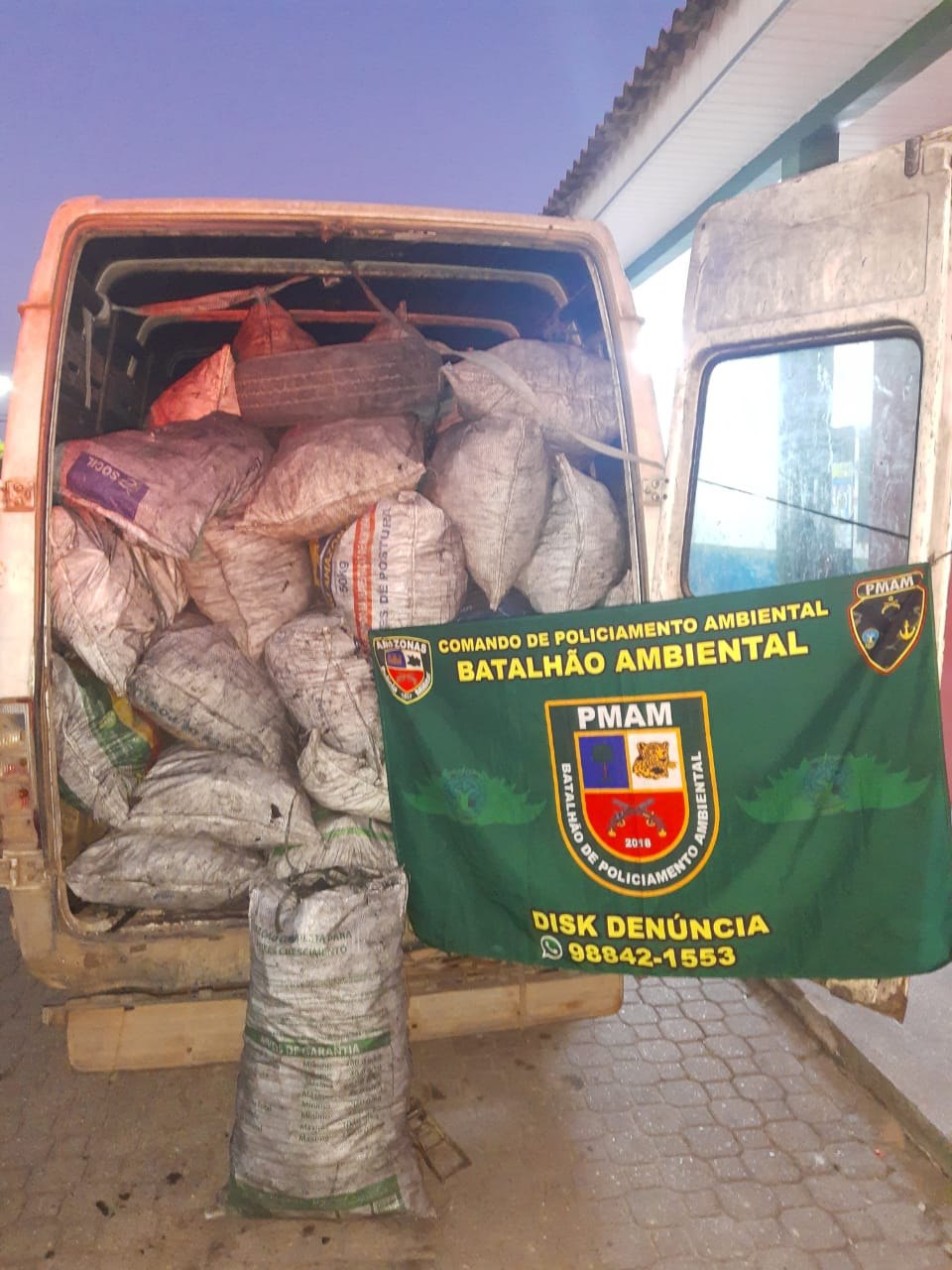 Batalhão Ambiental apreende carvão ilegal na AM-010