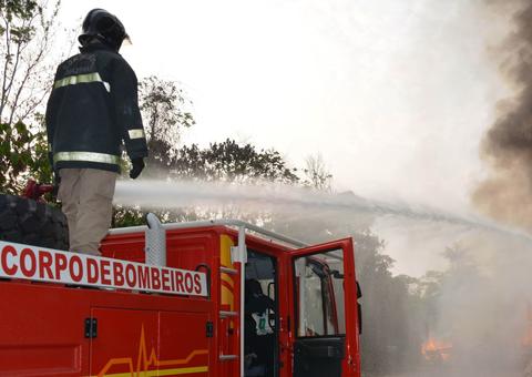 Corpo de Bombeiros combate seis incêndios em Manaus