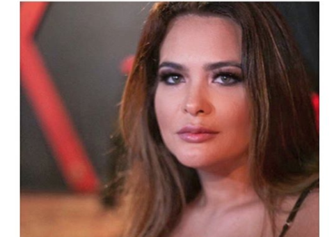 Geisy Arruda comemora 'dia do orgasmo' com bumbum de fora em foto picante