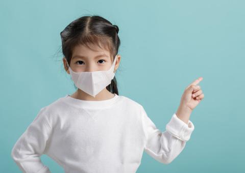 Crianças podem ter níveis mais altos do coronavírus, diz estudo