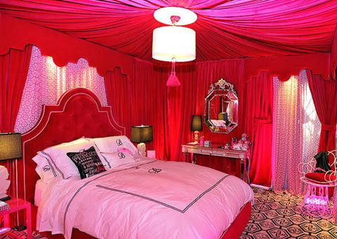 'Casa da Barbie' vizinha à de Kim Kardashian está à venda por R$ 20,8 milhões