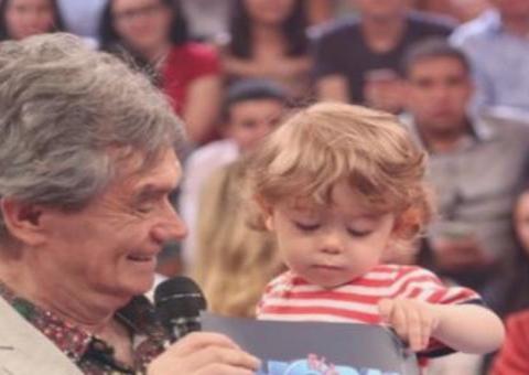 Serginho Groismann fala sobre filho de 5 anos ainda mamar no peito