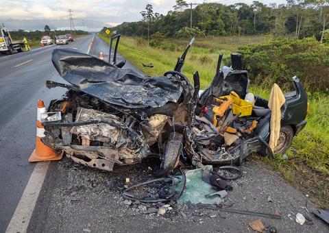 Acidente deixa cinco mortos em rodovia; motorista foi preso 
