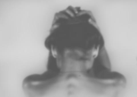 Mulher é estuprada dentro de barco onde dormia com os filhos 