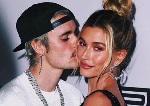 Filha de brasileira, Hailey Bieber posta vídeo ouvindo MPB e empolga seguidores 