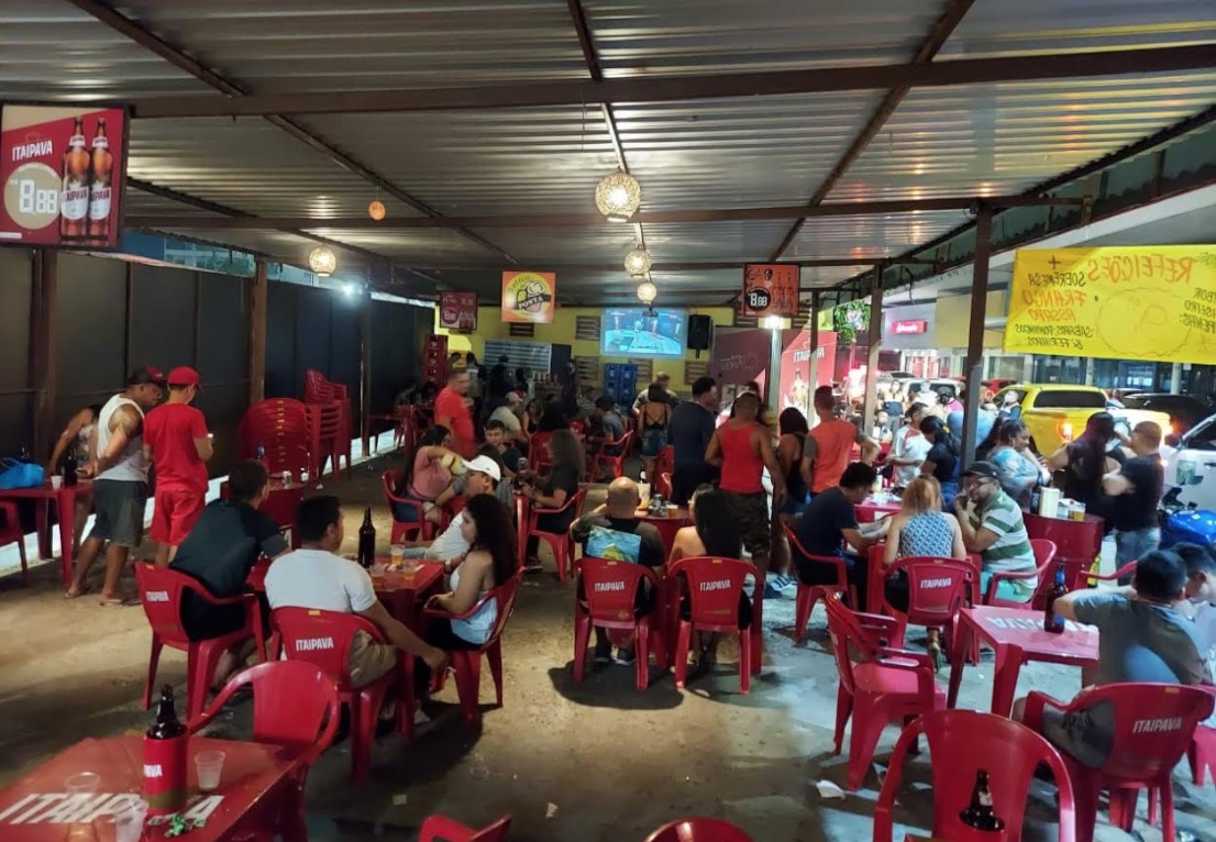 Bares, restaurantes e casas de show são multados e fechados em Manaus