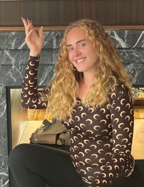 Adele deixa internautas chocados com semelhança com Angélica; veja memes