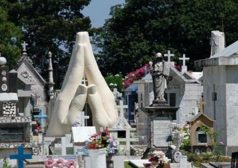 Prefeitura continua restringindo acesso aos cemitérios de Manaus por causa da pandemia