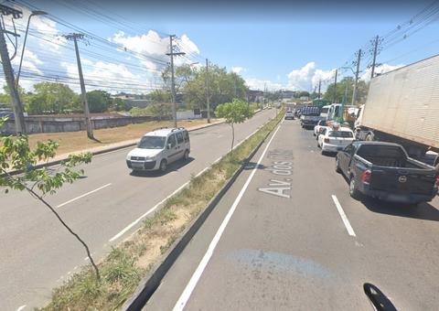 Homem capota carro a caminho de entrevista de emprego em Manaus 