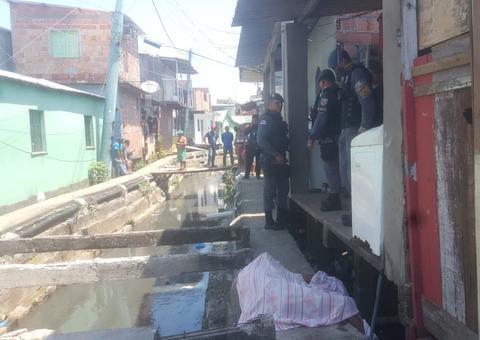 Homem é executado a tiros no rip-rap da Compensa, em Manaus 