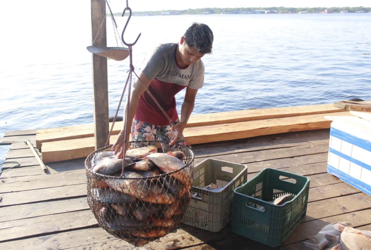 Pescadores de Tefé são orientados sobre como acessar Crédito Rural 