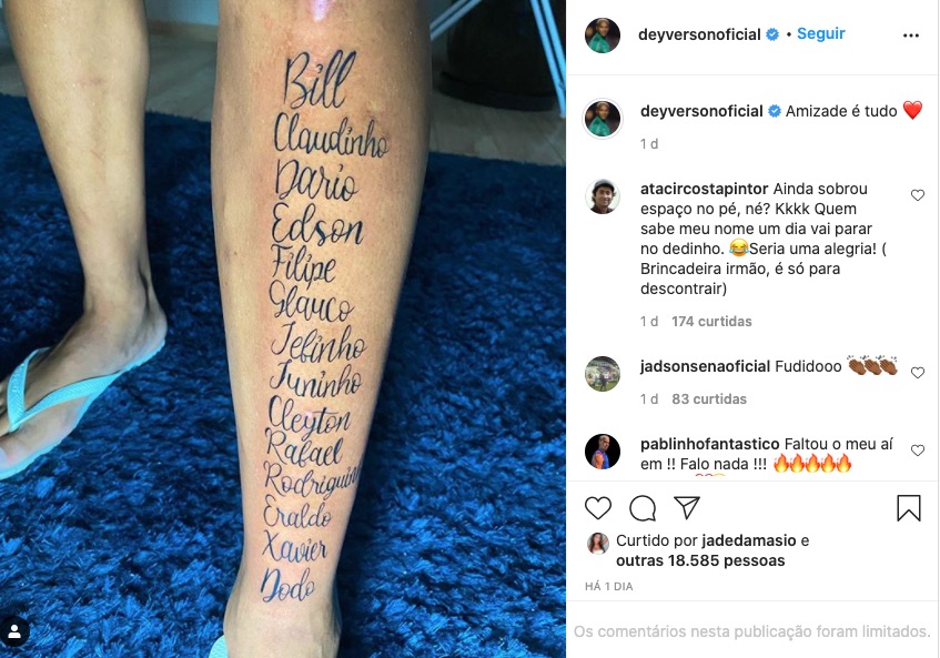 Jogador do Palmeiras tatua o nome de 14 amigos e choca seguidores